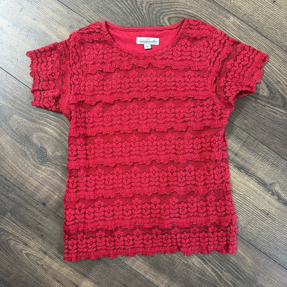 Magnolia Red Lace Layered Scallop Top